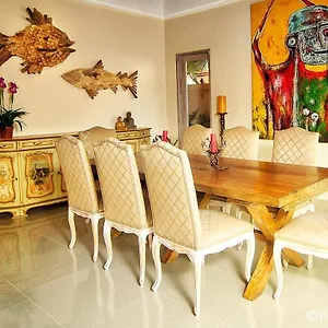 Bamboo Moon Villa Sanur